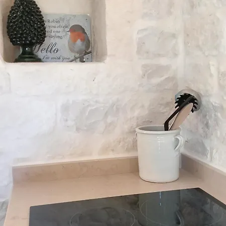 Trullo Pettirosso * أوستوني