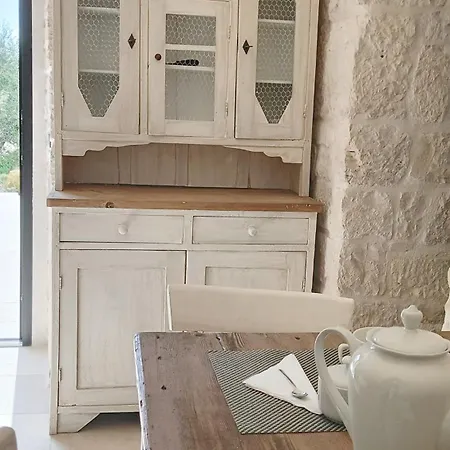 Trullo Pettirosso بيت للعطل أوستوني